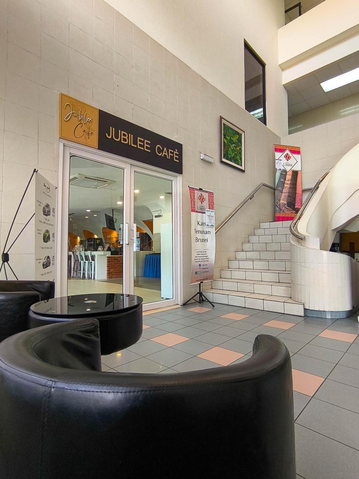 Jubilee Hotel Bandar Seri Begawan Bagian luar foto